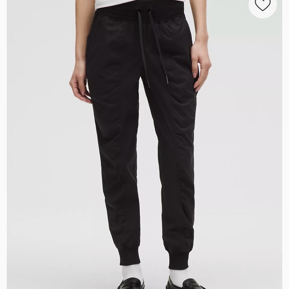 lululemon athletica Dance Studio Mid-Rise Jogger
Full Length size 6